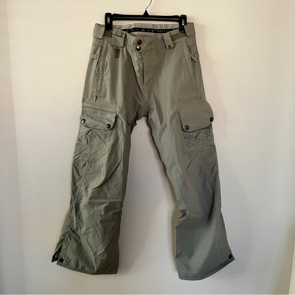 686 women’s ski/snowboard pant, size S.